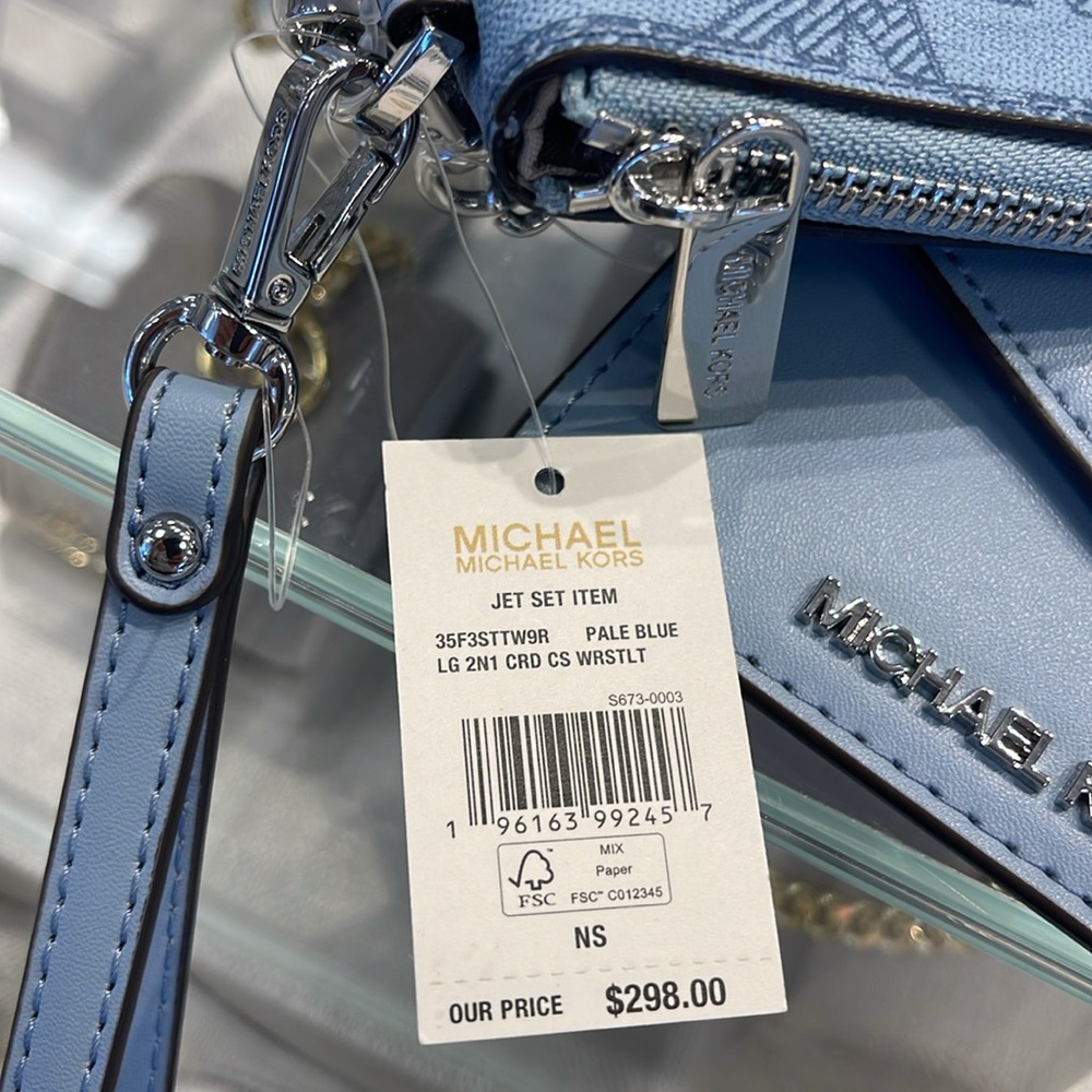 Michae Kors Jet Set Item Large Logo 2-in-1 Central Zip Wristlet
Pale Blue 
NWT - Picture 5 of 16